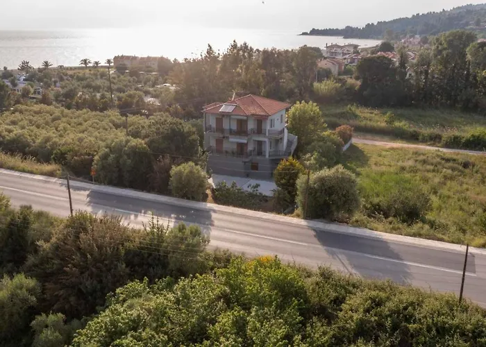 Athanasia * Néos Marmarás