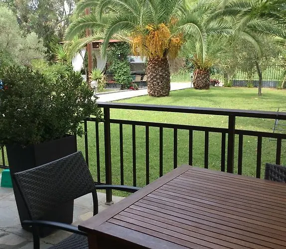 Athanasia * Néos Marmarás