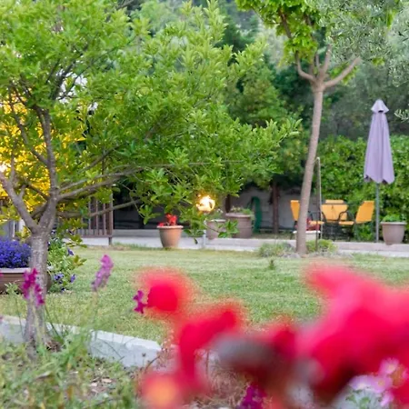 Апартаменты Athanasia Неос-Мармарас