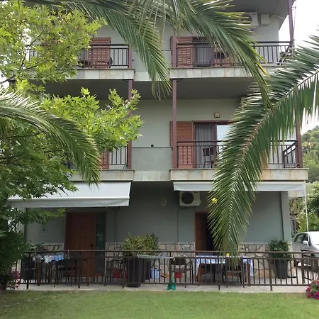 Athanasia Неос-Мармарас